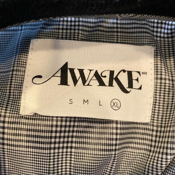 Awake windbreaker pull over - Picture 2 of 3